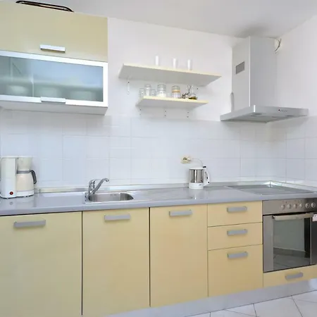 Apartament Znjan *